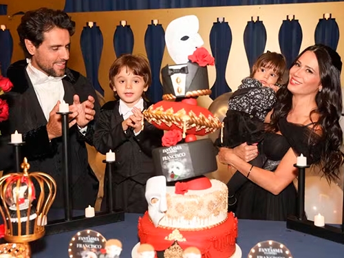 Thiago Arancam faz festa com tema 'O Fantasma da Ópera' para filho de 5 anos