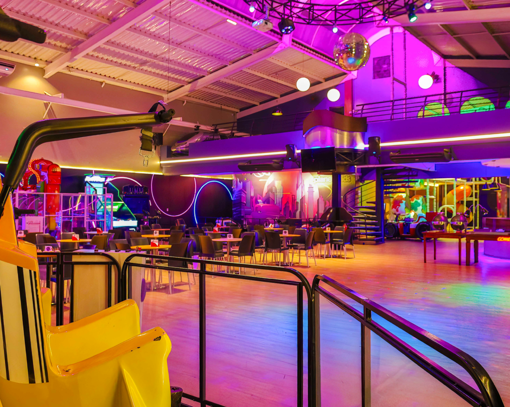 Planeta Kids: 18 anos em festa no buffet infantil Santana Espaço interno