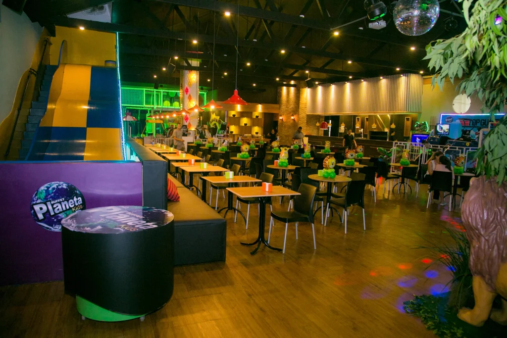 Procurando Buffet Infantil na Mooca Conheça Planeta Kids espaço