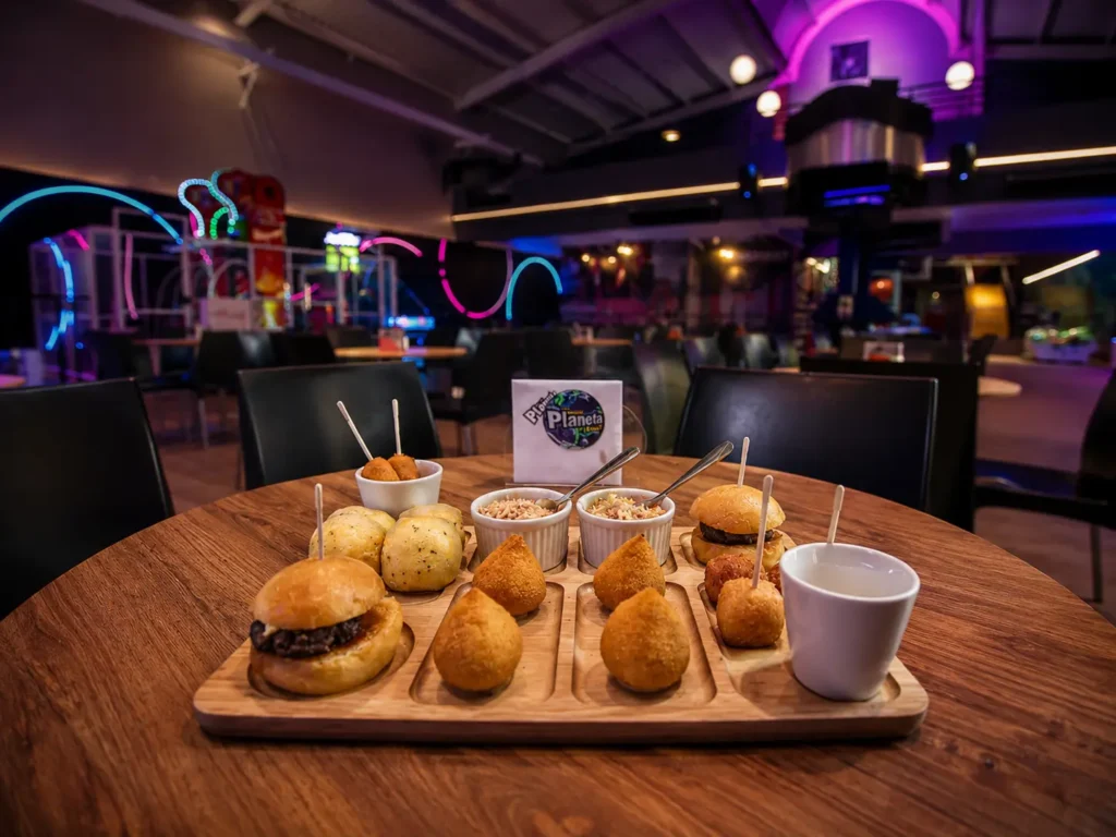 Nova experiência em festas Infantis no Planeta Kids Santana Mesa Gastronomica
