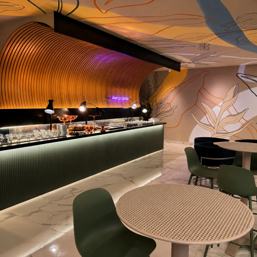Balcão gastronômico e área para convidados em buffet infantil no Brooklin, São Paulo